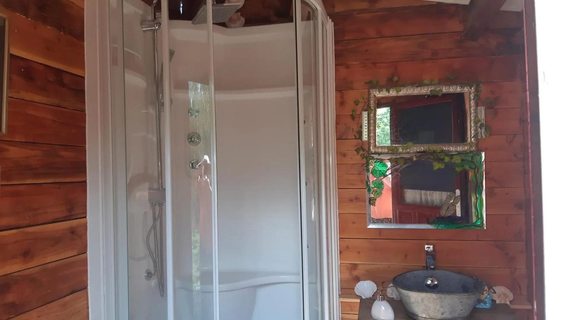 A Private Lakeside Retreat-Do You Love Nature Renac Holiday home